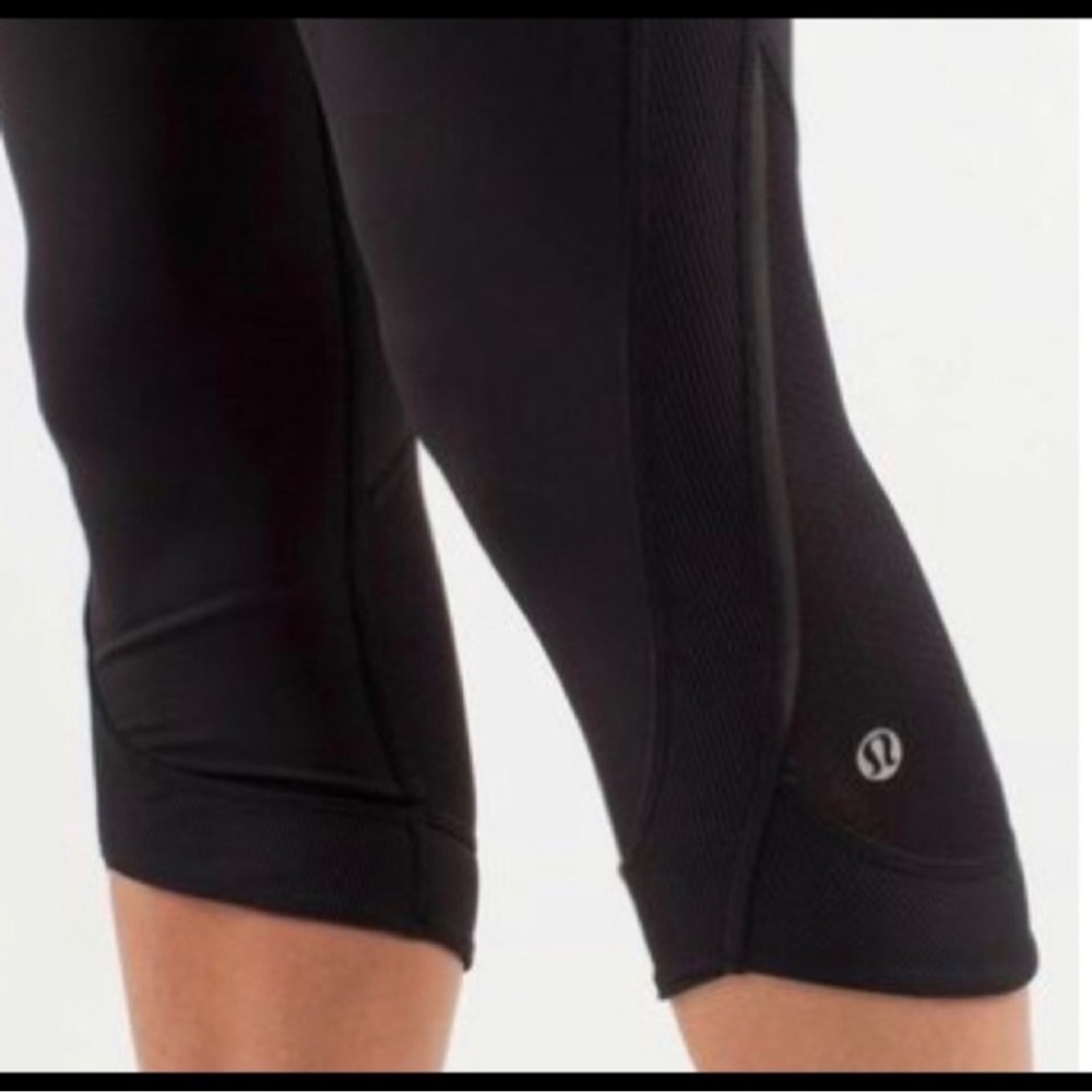 Lululemon black Chase me Chop black 8 legging pants tights - Picture 3 of 8